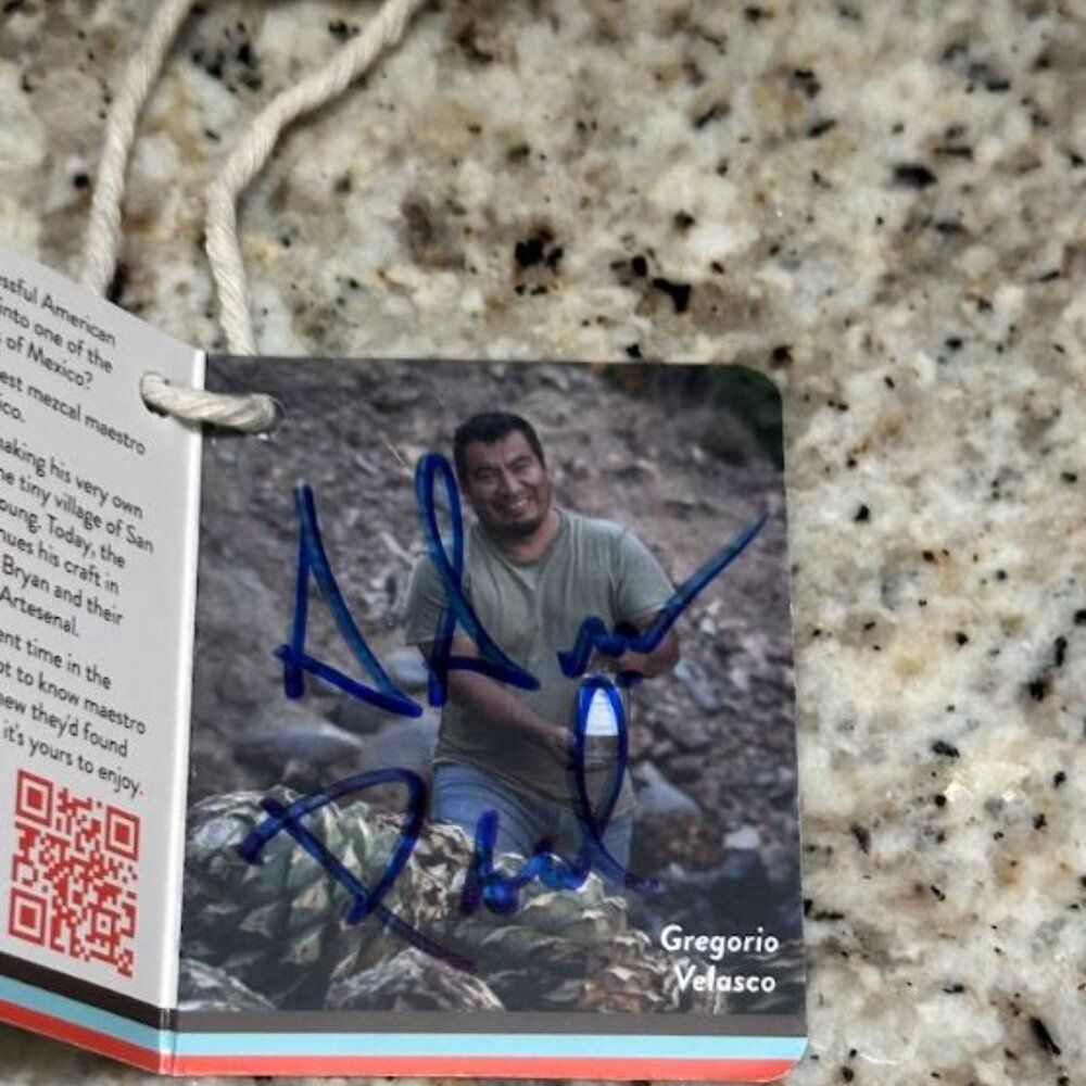 Bryan Cranston & Aaron Paul Breaking Bad Signed Dos Hombres Mezcal Hangtag - Picture 4 of 7